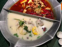 鸳鸯锅-麻田会 ·鲜活现烹·牛蛙火锅(珠江新城维家思广场店)