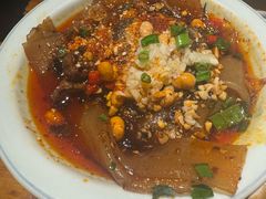 -老牌坊云南鱼豆花火锅(爱建店)