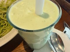 牛油果奶昔-UPPER KITCHEN(延安路店)