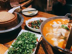 -老滇山寨•云南特色菜•地方菜•民族风情歌舞表演(金碧店)