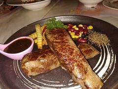 -樱花里音乐餐吧·牛扒椰子鸡(东圃店)