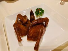 脆皮乳鸽-利苑酒家(合景国际金融广场店)