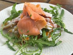 三文鱼沙拉-Brut Eatery Wine Bar & Restaurant (建国东路店)