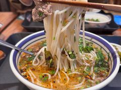 -云阿蛮云南生烫牛肉米线(奉贤路店)