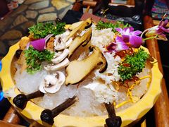 -老牌坊云南鱼豆花火锅(爱建店)