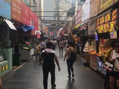 -海口骑楼小吃街