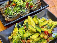 手拍黄瓜-曹丞相·地锅鸡·地锅鱼(武林店)