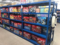 -逝水玩具折扣店