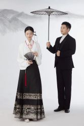 点击看大图 -挪娅婚纱摄影皇家会所