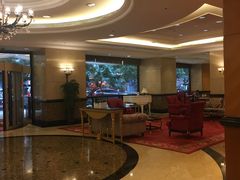 -深圳富苑皇冠假日套房酒店