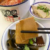 麻辣肥肠米线：成都街头的味蕾狂欢