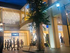 -王府井奥莱临潼小镇(临潼店)