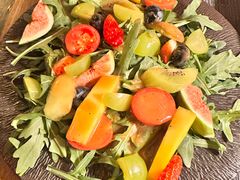 水果和混合绿叶沙拉-IL TEATRO 精品意大利餐厅