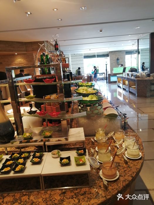 厦门悦华酒店·绿庭主题自助餐厅自助取餐区图片