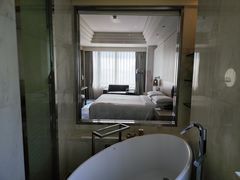 -上海漕河泾万丽酒店
