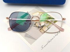 -罗伯特眼镜·蔡司官方授权(罗湖国贸店)