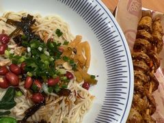 -百春原湖南牛肉粉(百联世纪店)