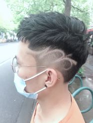 点击看大图 -15C7 男士理发馆 烫染专业店
