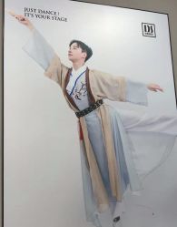 -单色舞蹈