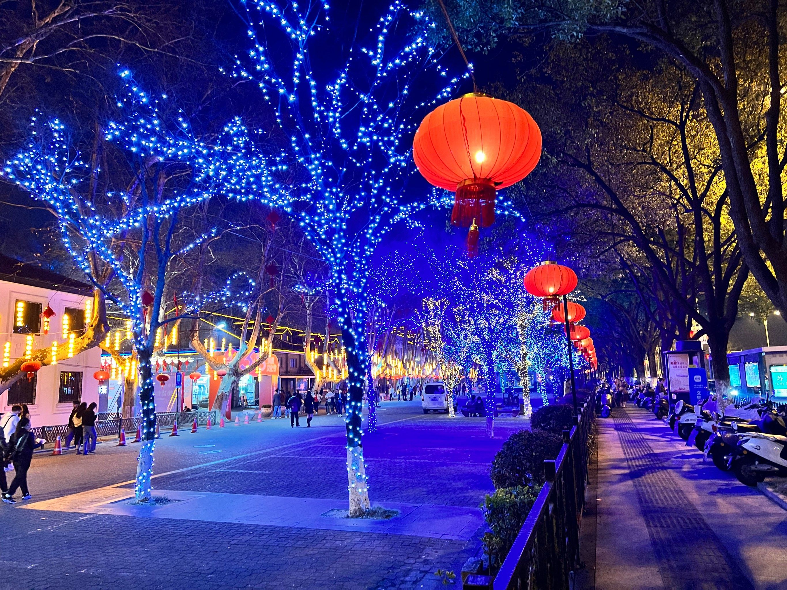 灯火阑珊美景迷
