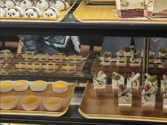 -云顶旋转自助景观餐厅