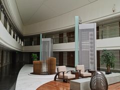 -上海滴水湖皇冠假日酒店