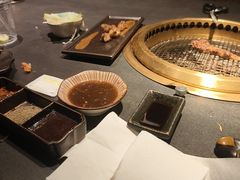 -铭牛烧肉·和牛海鲜自助(高新月牙湖店)