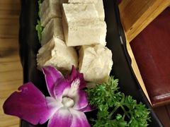 -三人行骨头王火锅(长寿店)