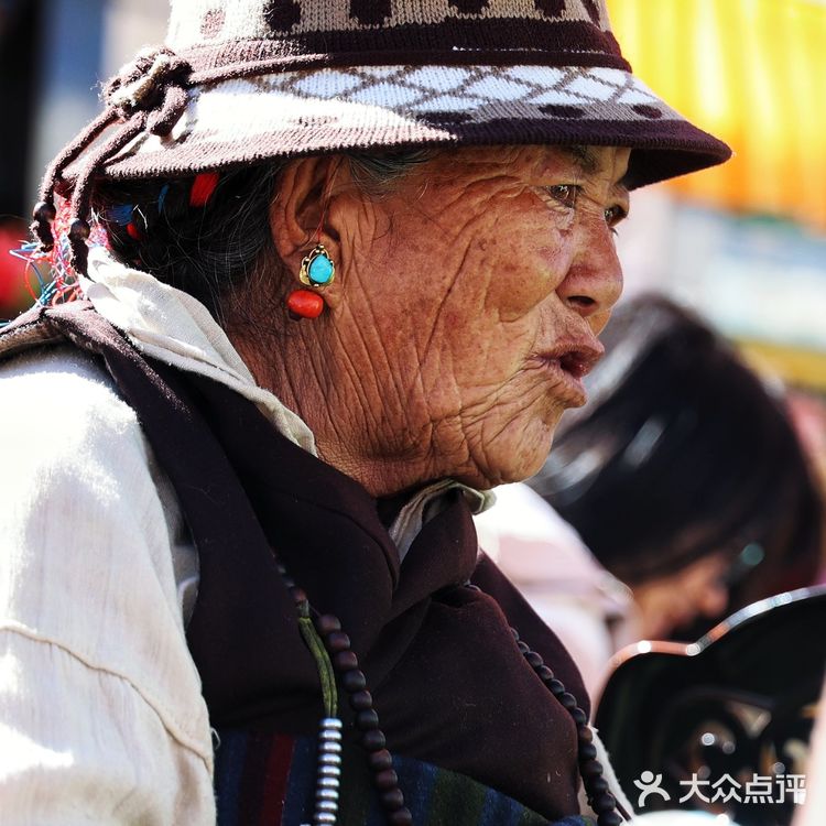 八廓街最佳观赏布达拉宫的藏餐厅，位置好还价格合适