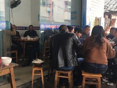 大堂-小杨翘脚牛肉