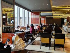 -大中华希尔顿酒店-念自助餐·嗨啤·小龙虾