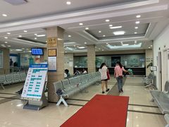 -上海大学附属上海和平眼科医院