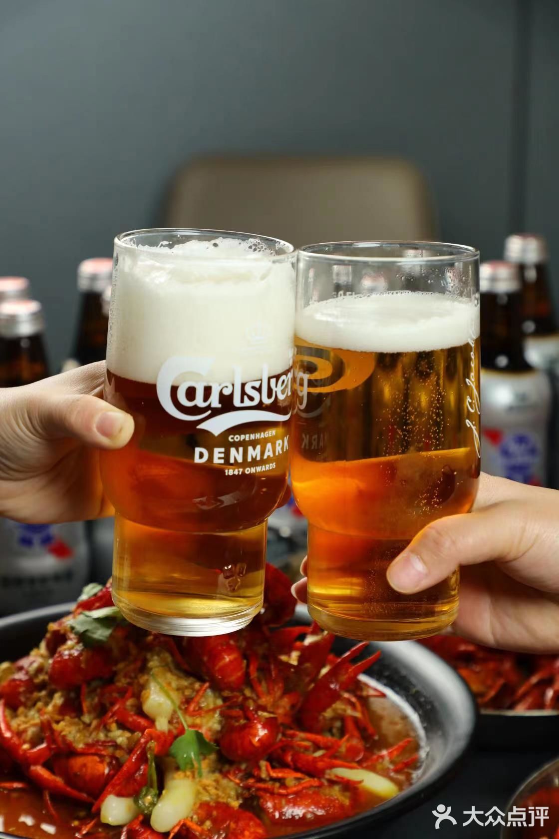 吃小龙虾尝尝鲜啦！