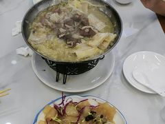 -一口猪海鲜浑锅·东北家常菜