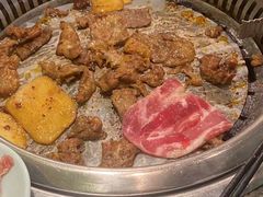 -金滏山烤肉·海鲜·火锅自助餐厅(襄阳万达店)