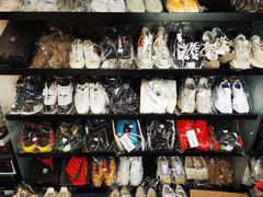 -吾净球鞋奢侈品洗护修复中心(汉街SKP店)