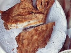 炸偏口鱼-小船渔村•大连菜•大连焖鱼(明泽街店)