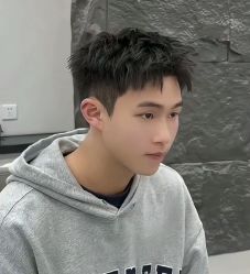 -川和潮人