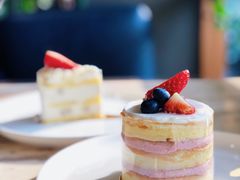 草莓裸蛋糕-UPPER KITCHEN(延安路店)