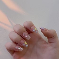 点击看大图 -Fanni美甲美睫皮肤管理