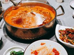-野山舂·贵州现舂酸汤牛肉(民生路店)