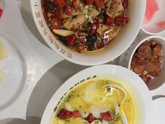 -渝是乎酸菜鱼(龙旗购物中心店)