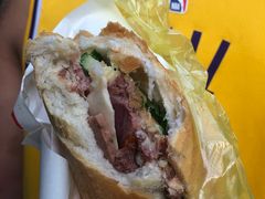 -Bánh Mì Huynh Hoa