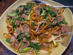 湿炒牛河-凤兴鸡煲(宝安海雅店)