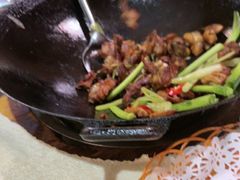 香茅炒鸽锅-一煲鸽
