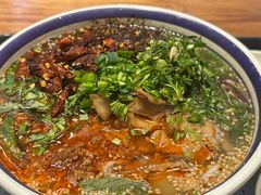 -云阿蛮云南生烫牛肉米线(奉贤路店)