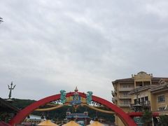 -平湖九龙山乐满地水上乐园