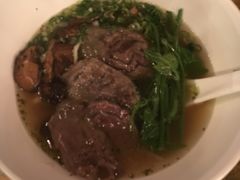 -晶华冠军牛肉面坊