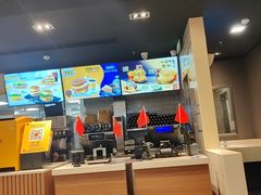 -麦当劳(上海虹桥站30B检票口楼上)