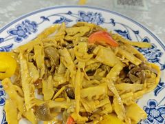 -天天向上素食餐厅(五台山店)